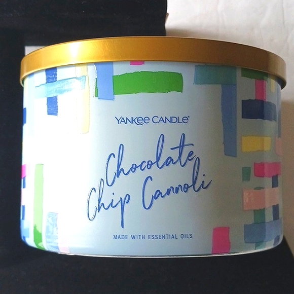 NEW Yankee Candle Chocolate Chip Cannoli 18 Oz. (510g) 3 Wick Candle - Picture 5 of 7
